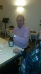 De fles met bubbels om te proosten wordt geopend